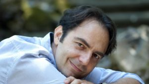 Il Viaggiatore Magazine - Verona, Neri Marcorè all'Estate Teatrale Veronese