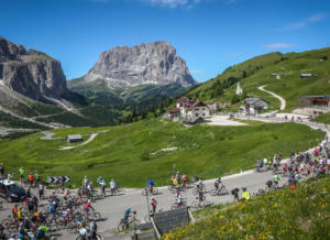 In bicicletta sul Passo Sella-Bolzano-Cosa fare nelle Dolomiti in estate