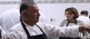 Il Viaggiatore Magazine - Lo chef Moshe Basson nel ristorante Eucalyptus di Gerusalemme