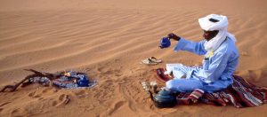 Il Viaggiatore Magazine - Rito del tè nel deserto, Algeria