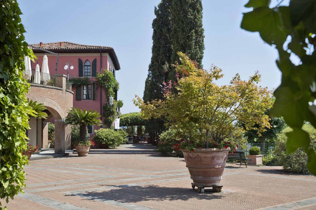 Il Viaggiatore Magazine - Renaissance Tuscany Resort & Spa - Tenuta il Ciocco - Piazzetta - Barga,Lucca