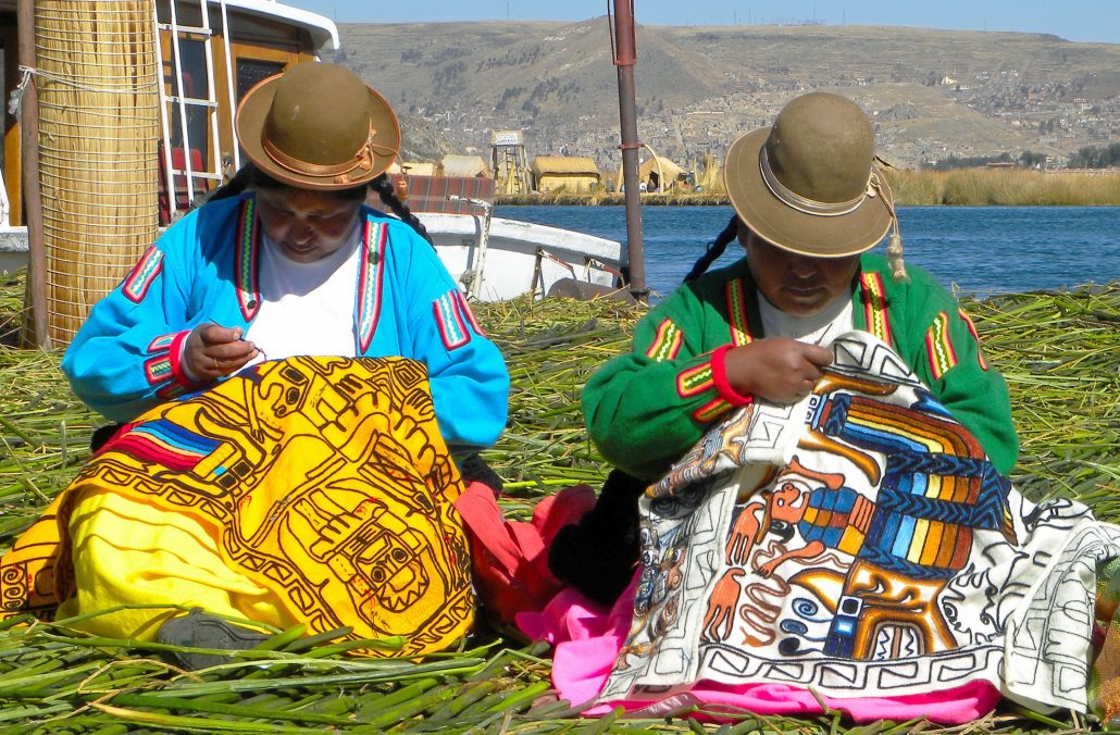 Il Viaggiatore Magazine - Donne Uros - Lago Titicaca, Perù