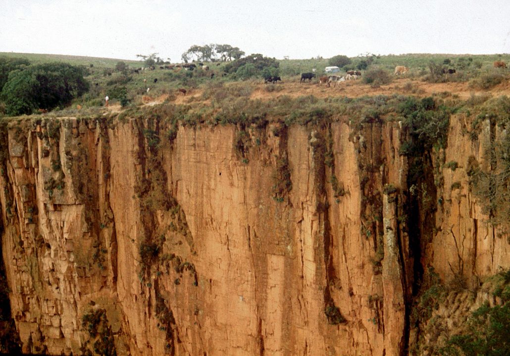 Il Viaggiatore Magazine -Canyon nel Huila Plateau, Angola