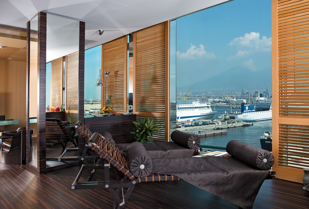 Il Viaggiatore Magazine - Skyline Suite - Romeo Hotel, Napoli