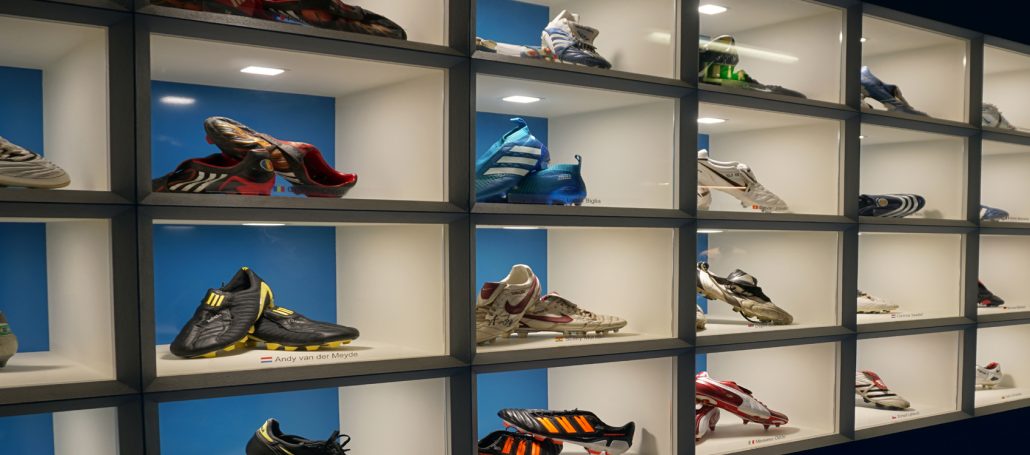 Il Viaggiatore Magazine - "Calcio in mostra" - Esposizioni di scarpini - Jesolo, Venezia