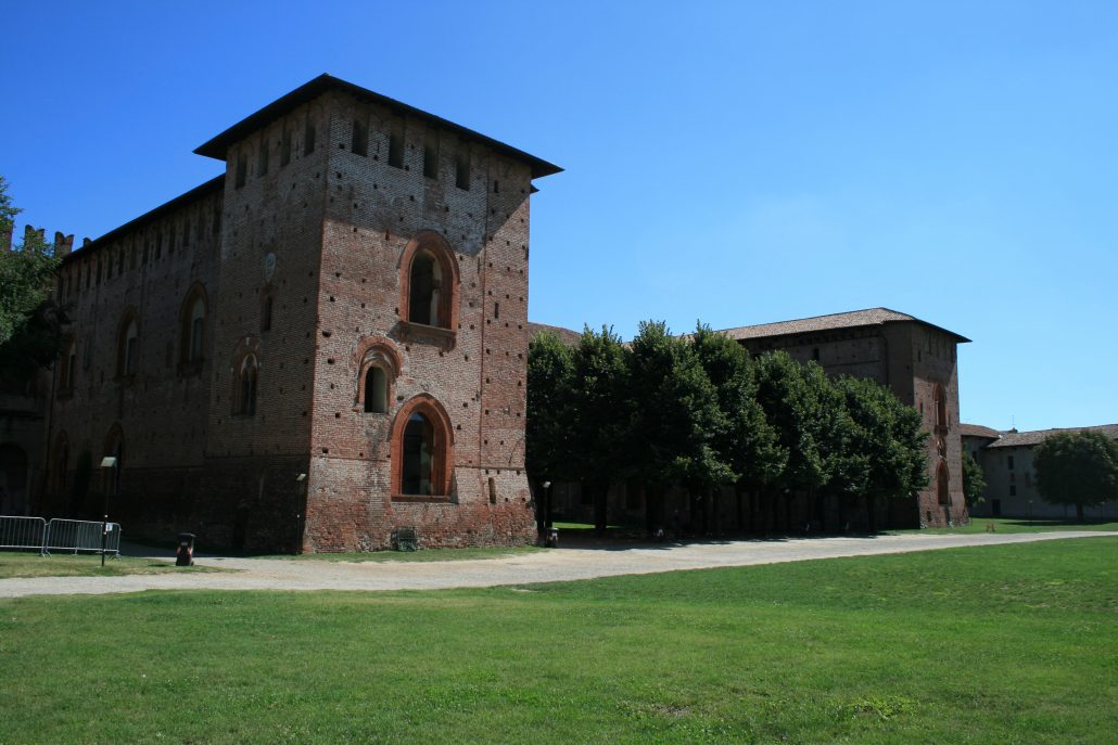 Il Viaggiatore Magazine - Palazzo Ducale - Cortile Interno, Vigevano 