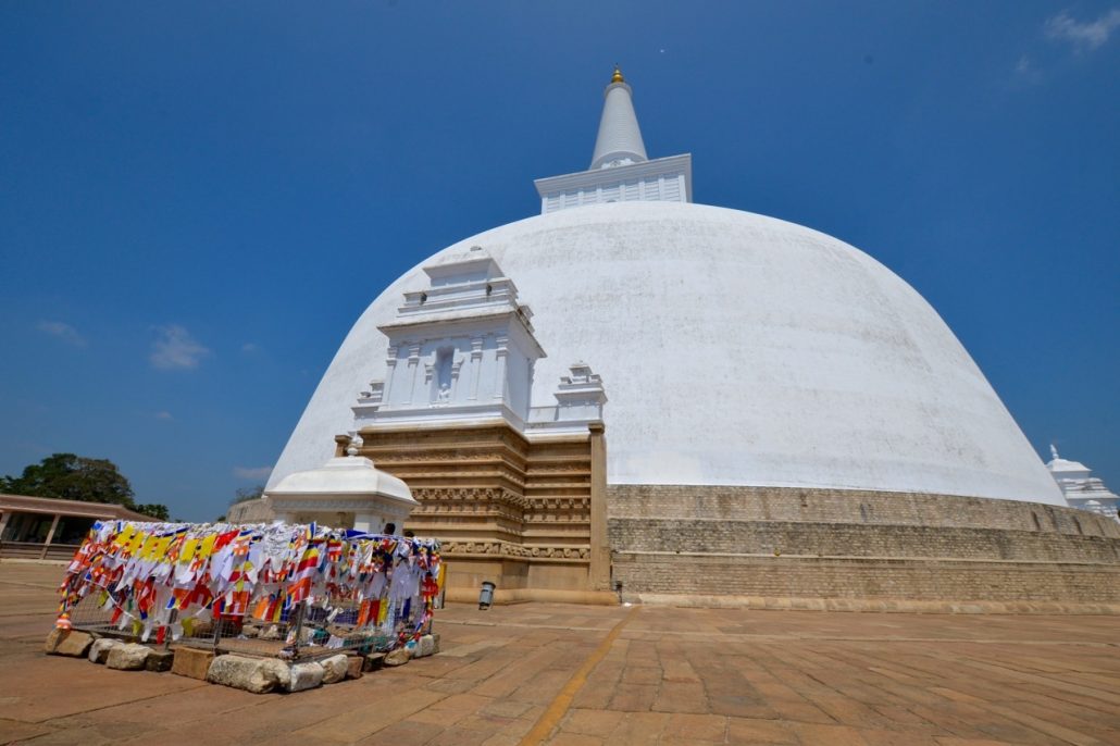 Il Viaggiatore Magazine - Dagoba in Anuradhapura, Sri Lanka