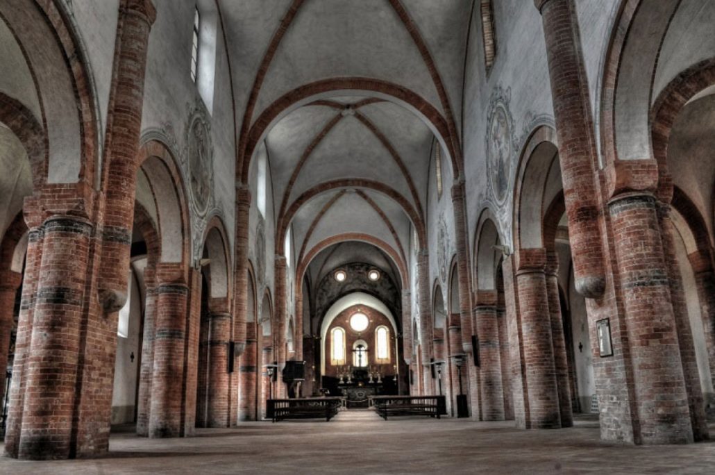 Il Viaggiatore Magazine - Abbazia del Cerreto - navata Centrale, Lodi