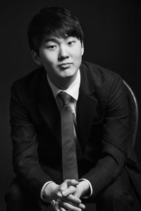 Il Viaggiatore Magazine - Il pianista coreano Seong-Jin Cho