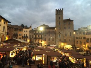 Il Viaggiatore Magazine - Arezzo città del Natale - Piazza Grande, Arezzo