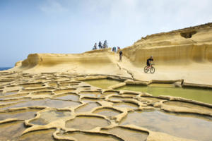 IlViaggiatoreMagazine-Cosa Fare A Malta-Mountain Bike alle saline di Gozo-Gozo