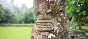 IlViaggiatoreMagazine-Statua Tiki-Nuku Hiva-Isole Marchesi-Polinesia Francese