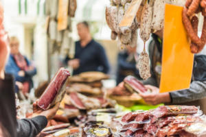 IlViaggiatoreMagazine-Salumi contadini ai "Sapori del maso"-Festa della Fioritura-Lana e dintorni-Bolzano