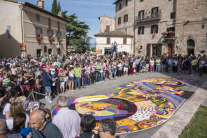 IlViaggiatoreMagazine-Infiorata di Spello-Preparazione-Spello-Perugia