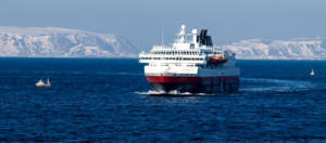 Hurtigruten in navigazione-Norvegia