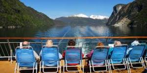 Hurtigruten in navigazione-Norvegia