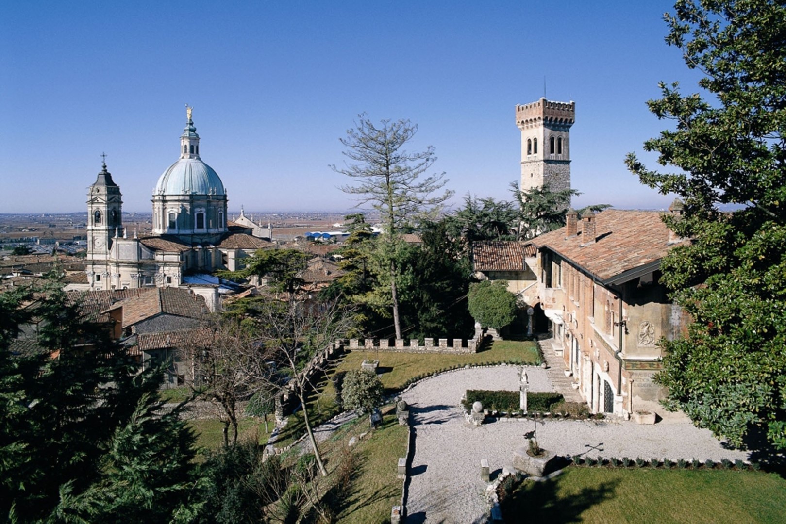 LONATO GARDA: FONDAZIONE DA COMO