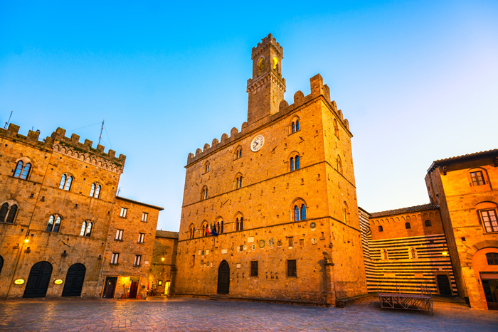 UN GIORNO A VOLTERRA