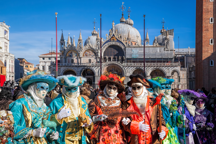 MASCHERE DI CARNEVALE. LE CARATTERISTICHE DA NORD A SUD