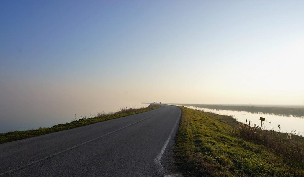 Ciclabili Veneto argine-delta-del-po