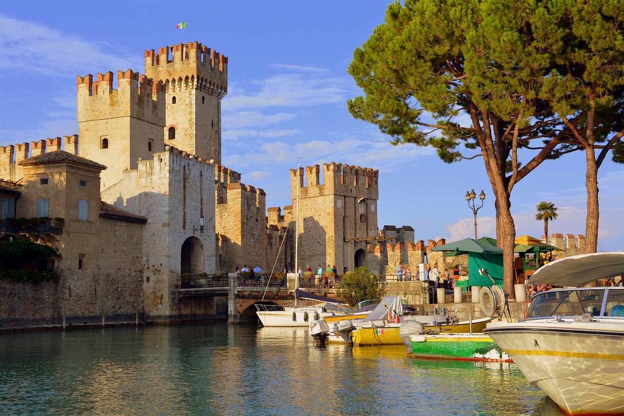 BORGHI SUL LAGO DI GARDA