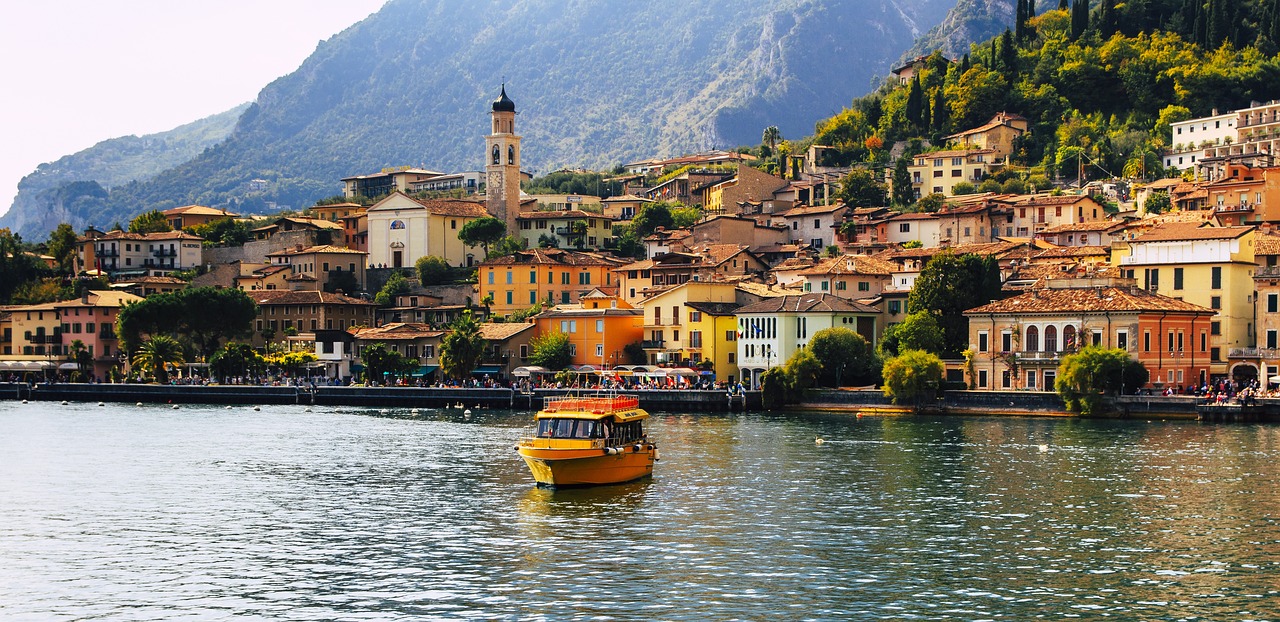 BORGHI SUL LAGO DI GARDA