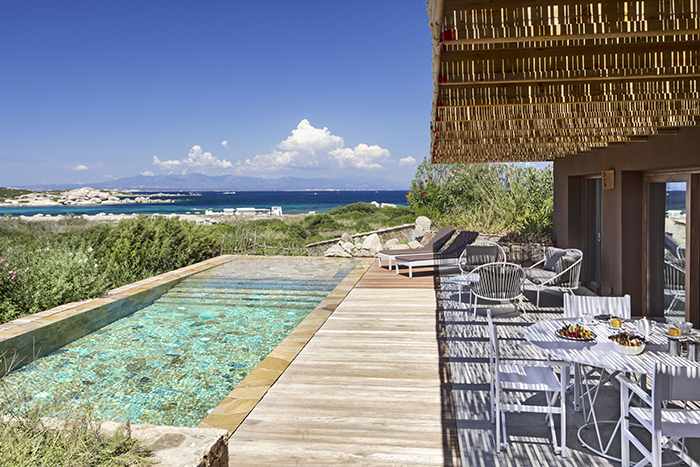 DELPHINA HOTELS E RESORTS