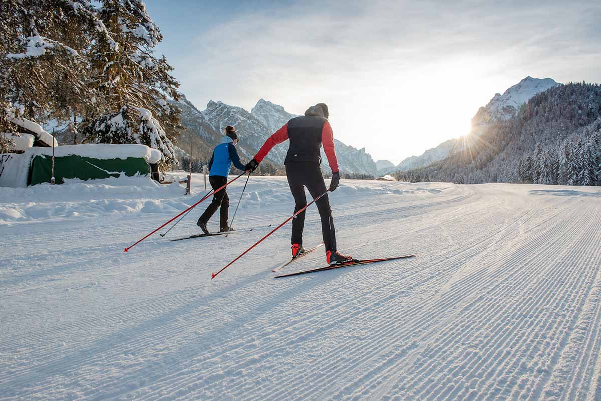 san-vigilio-di-marebbe-inverno-luoghi-e-viaggi-il-viaggiatore-magazine-sciatori