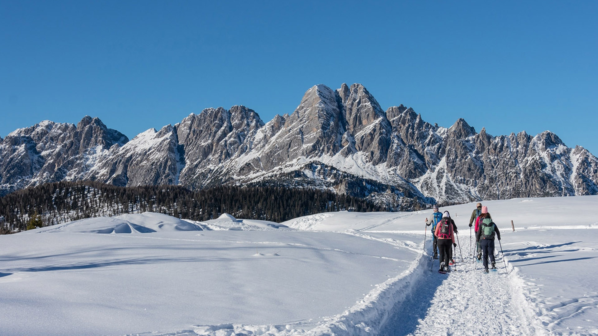 inverno- in- carnia- luoghi- e- viaggi-il-viaggiatore-magazine-ciaspola