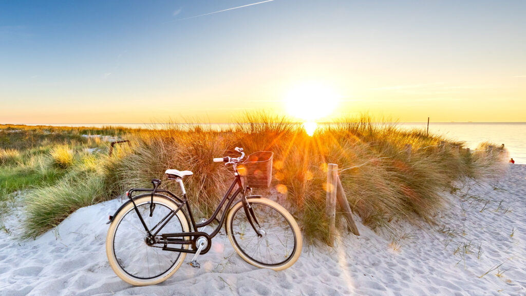 viaggiare-in-bicicletta-luoghi-e-viaggi-il-viaggiatore-magazine-copertina