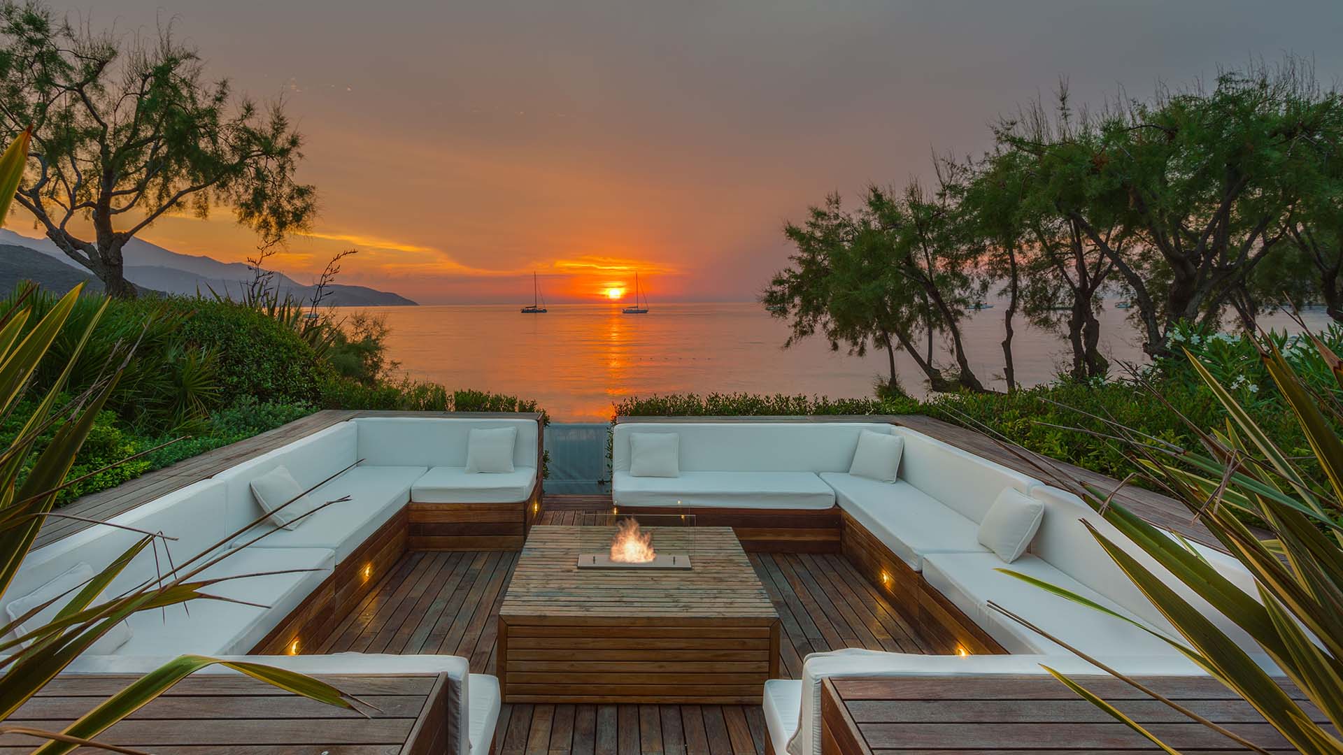 isola-elba-hotel-alberghi-&-location-il-viaggiatore-magazine-copertina